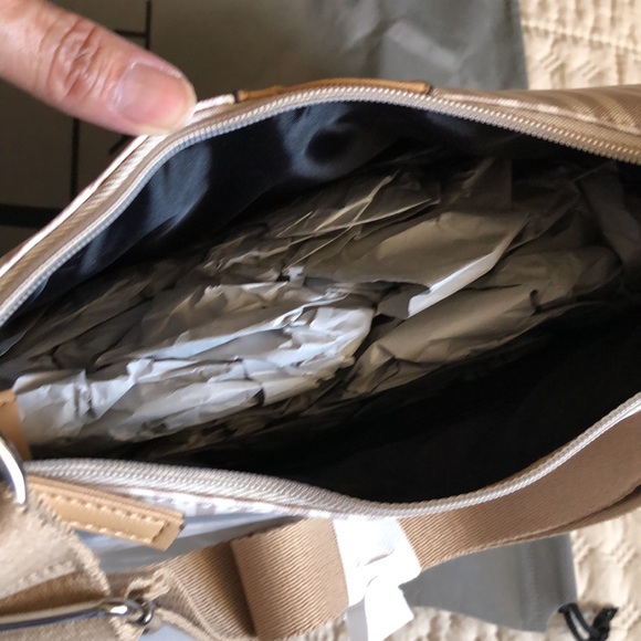 Tahari Logo Hobo sand stripe handbag including grey cover protector. - Picture 7 of 10